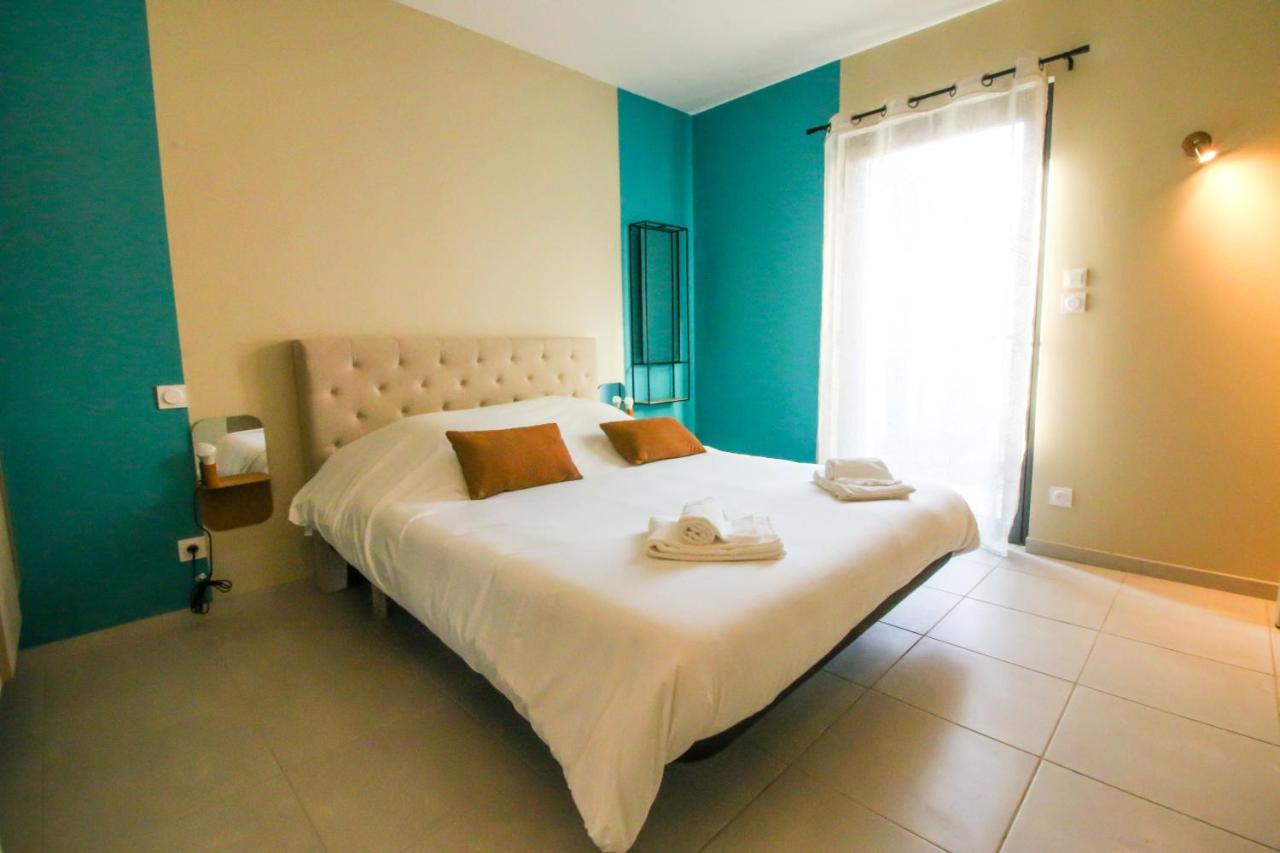 Bella, Jacuzzi Partage & Parking Avec Borne De Recharge Voiture Electrique Apartment Sarlat-la-Caneda Bagian luar foto